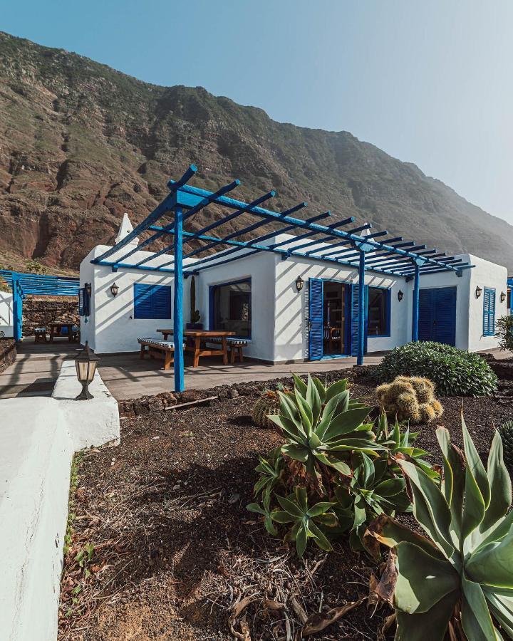 Juan Villa *